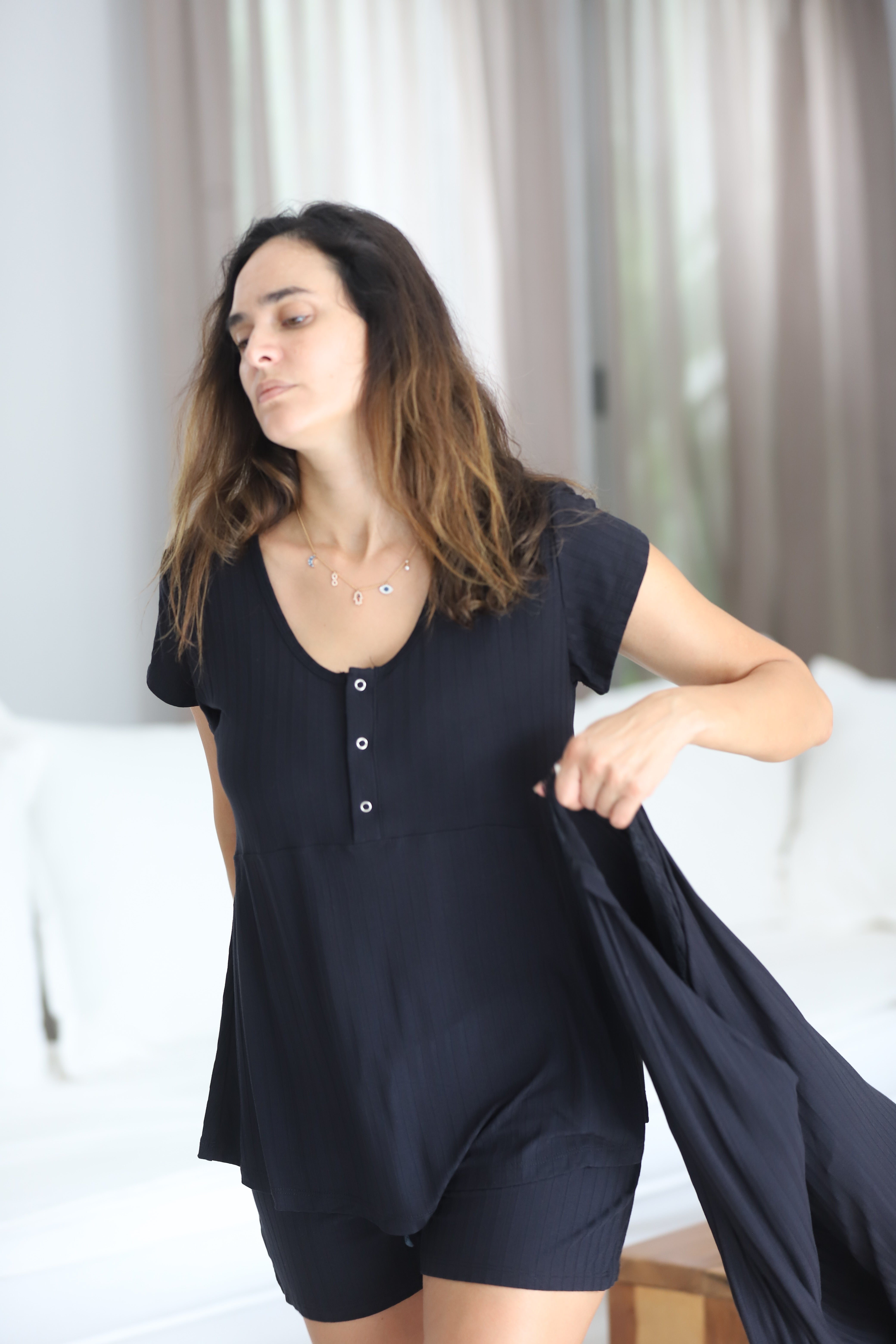 Set (3p) Remera, Short y Bata "Essential Black" S/p